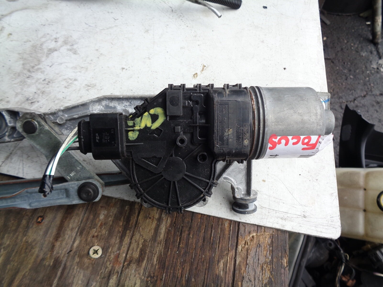 FORD FOCUS MK2 HATCHBACK 1.6 FRONT WIPER MOTOR AND LINKAGE 3397020777