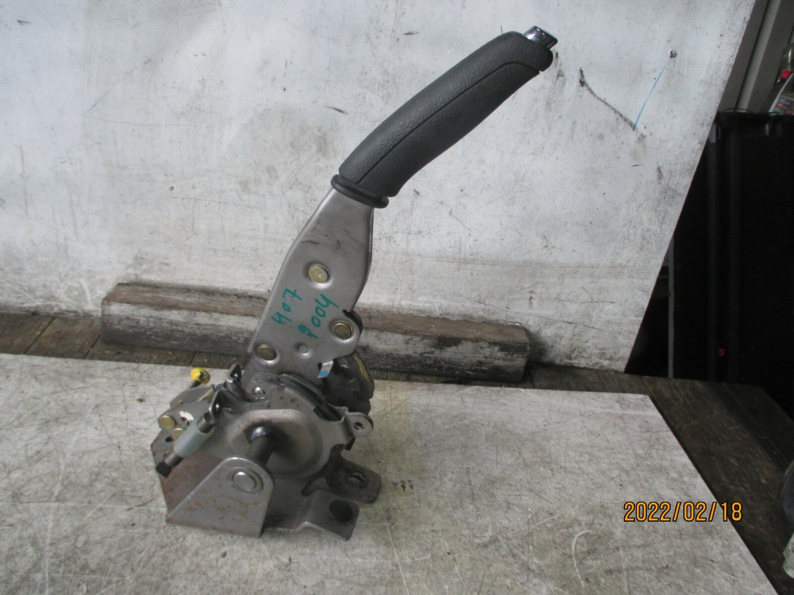 PEUGEOT 407 2004 MANUAL PARKING HANDBRAKE 9654841677