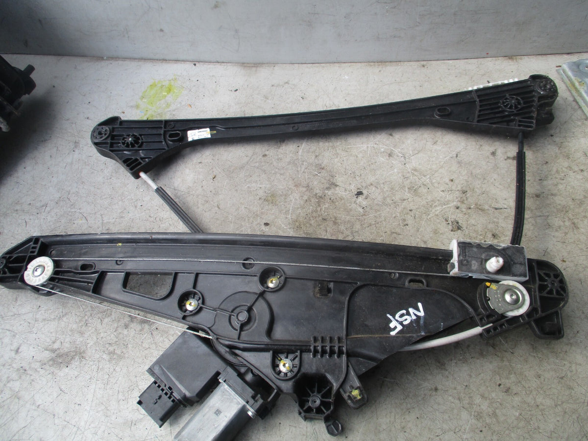 2013 PEUGEOT 5008 NSF FRONT PASSENGER SIDE DOOR WINDOW MECHANISM 9830389380