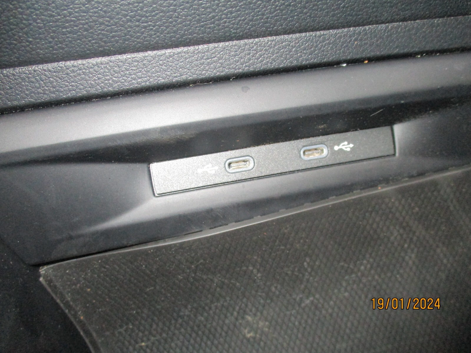 2023 VW VOLKSWAGEN GOLF MK8 USB CHARGING PORT TYPE C