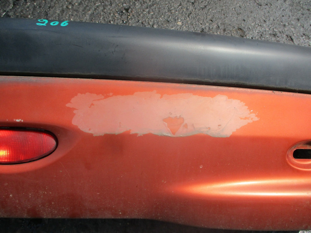 PEUGEOT 206 2007 COMPLETE REAR BACK PLASTIC BUMPER WITH LIGHT IN ORANGE