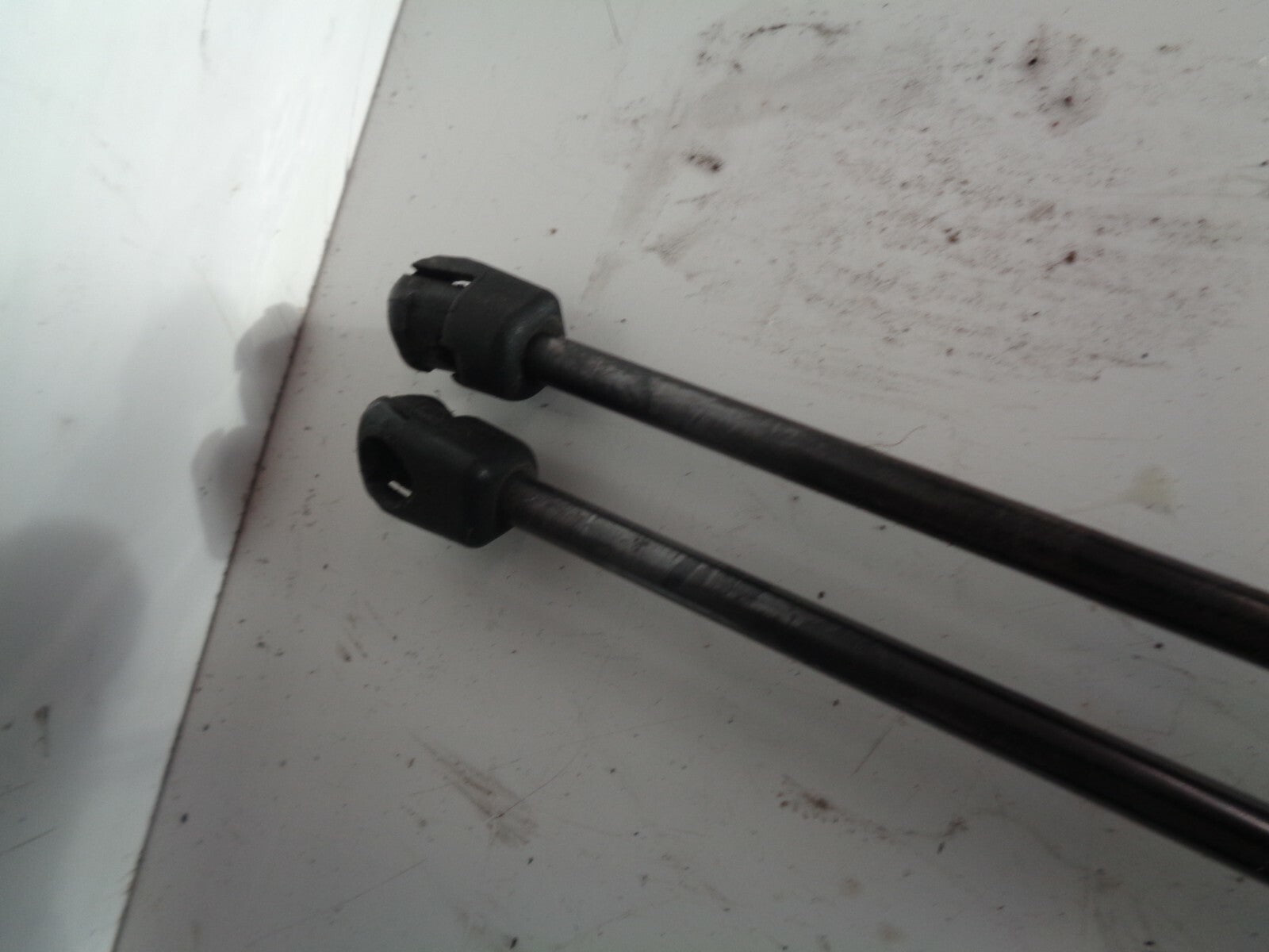 VAUXHALL CORSA E MK4 2016 BLACK REAR TAILGATE BOOTLID STRUTS PAIR 13428064