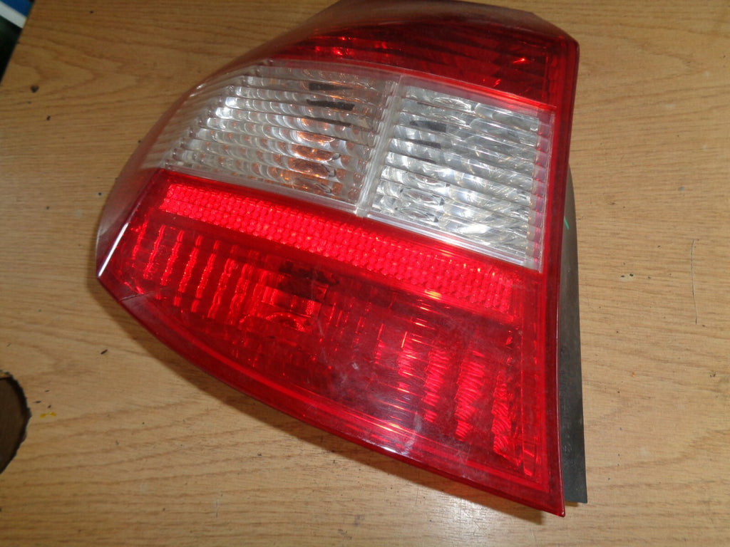 BMW 1 SERIES E87 2005 PASSENGER NEAR SIDE REAR TAIL LIGHT