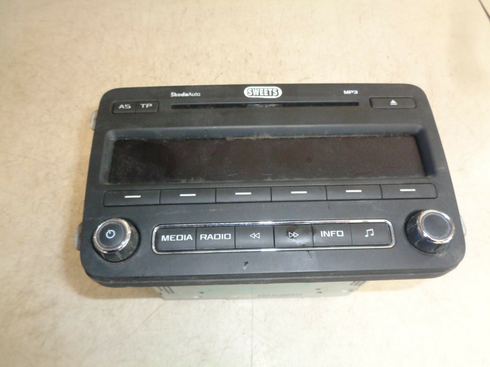SKODA ROOMSTER 5J 2011 MK2 RADIO CD PLAYER STEREO HEAD UNIT 5J0035161C
