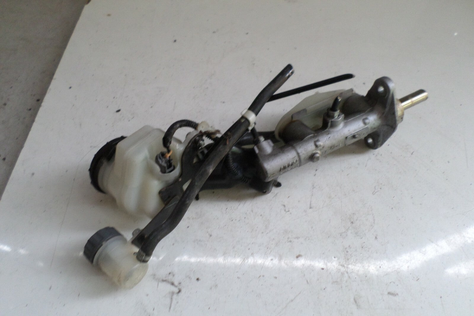 HONDA JAZZ MK3 1.4 2015 BRAKE MASTER CYLINDER PIPE RESERVOIR