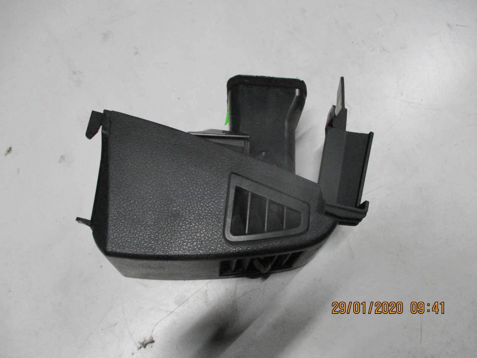 MERCEDES SPRINTER W906 2011 MK2 NS PASSENGER SIDE DASH SIDE AIR VENT A9068300654