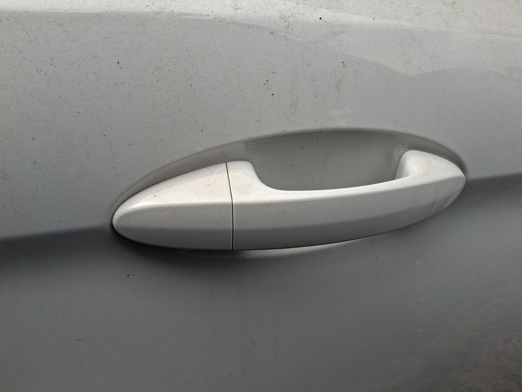 2018 FORD KA + PLUS MK3 HATCHBACK OSR DRIVER SIDE REAR DOOR HANDLE WHITE