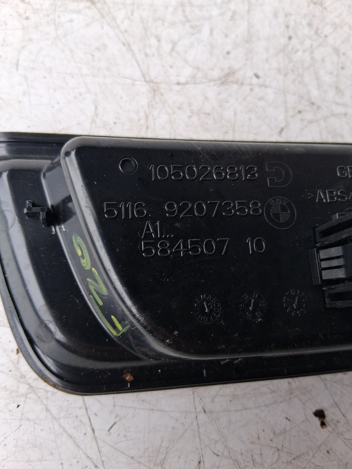 BMW 1 SERIES F20 USB + AUX SOCKET PORT + SURROUND TRIM 105026813