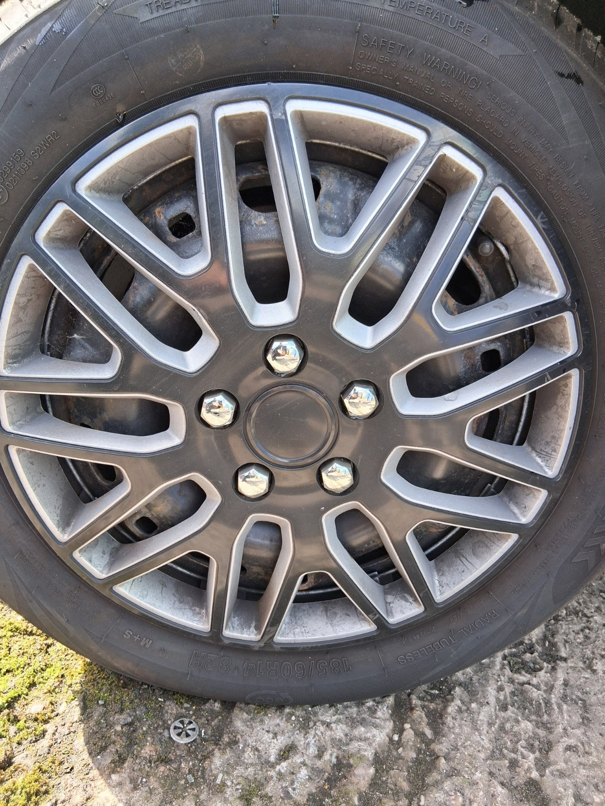 2011 VW VOLKSWAGEN FOX 3 DOOR 14 INCH ALLOY WHEEL WITH TYRE 185/60R14