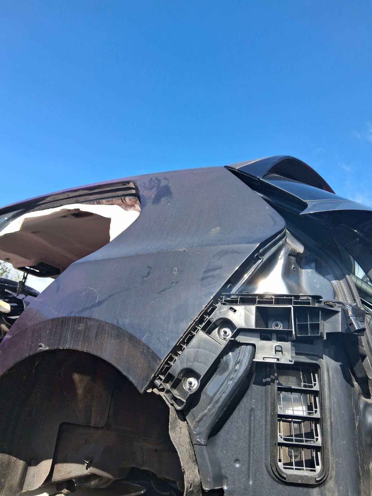 2023 VOLKSWAGEN GOLF MK8 NSR PASSENGER SIDE REAR QUARTER CUT