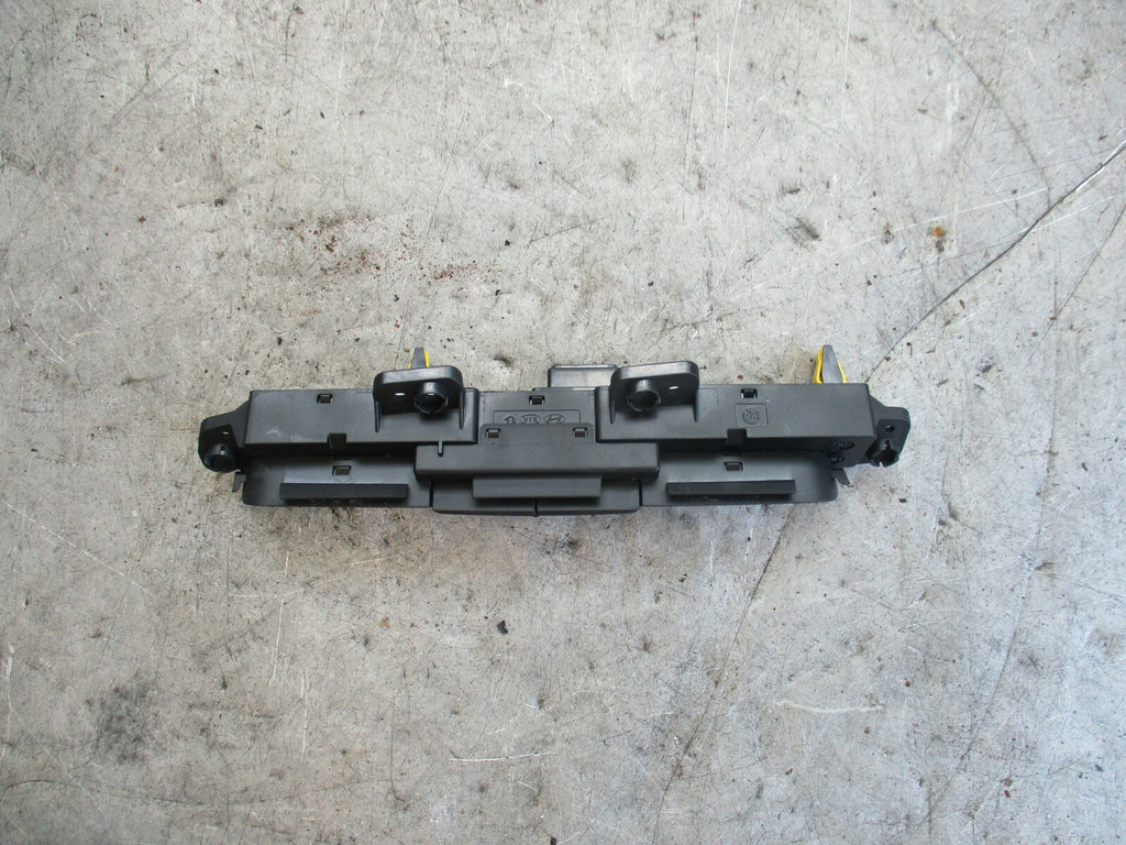 KIA RIO YB (MK4) HAZARD SWITCH & TRIM