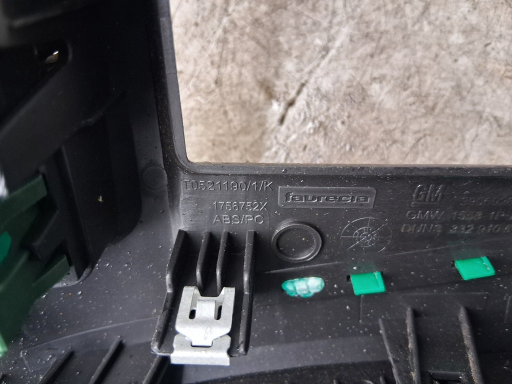 2017 VAUXHALL ZAFIRA C TOURER NSF DASHBOARD RADIO SURROUND TRIM 332910517