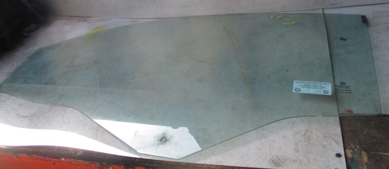 2014 FIAT 500 DOOR NSF PASSENGERS SIDE FRONT WINDOW GLASS 43R-001583