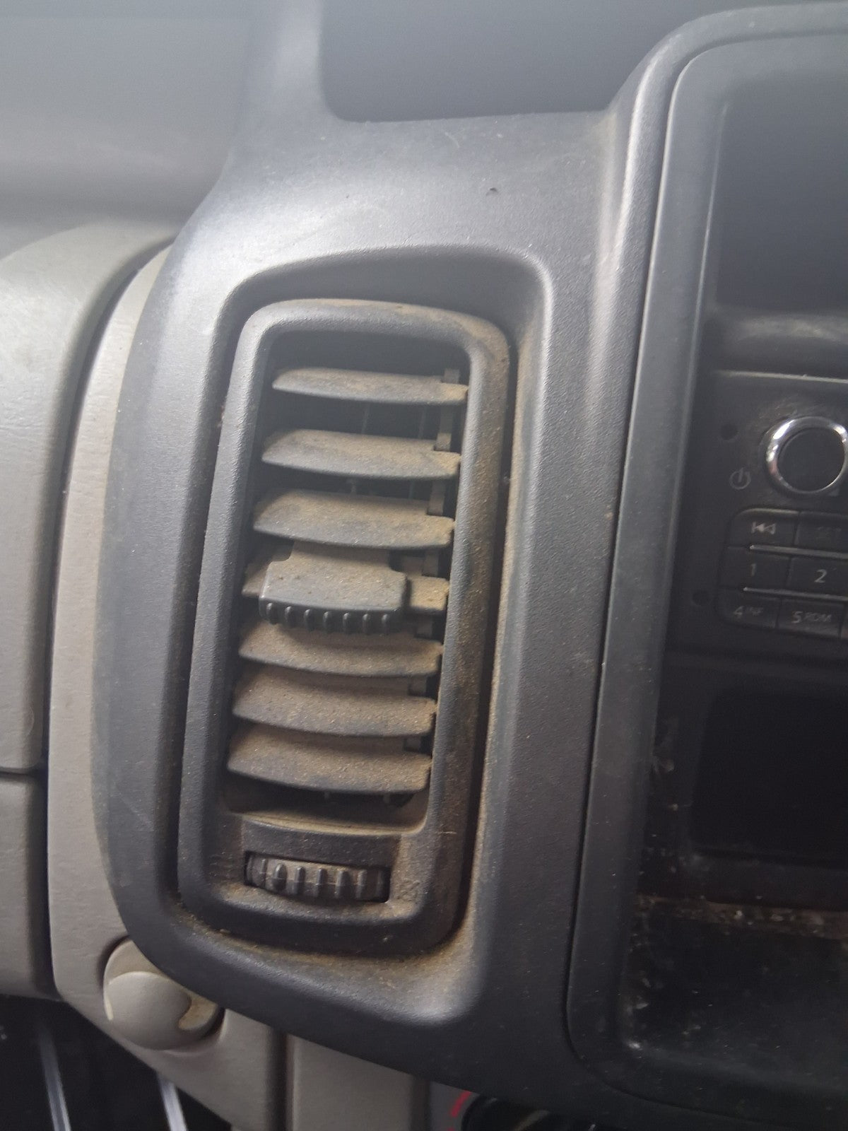 2014 VAUXHALL VIVARO MK1 FRONT DASHBOARD CENTER BOTH AIR VENTS