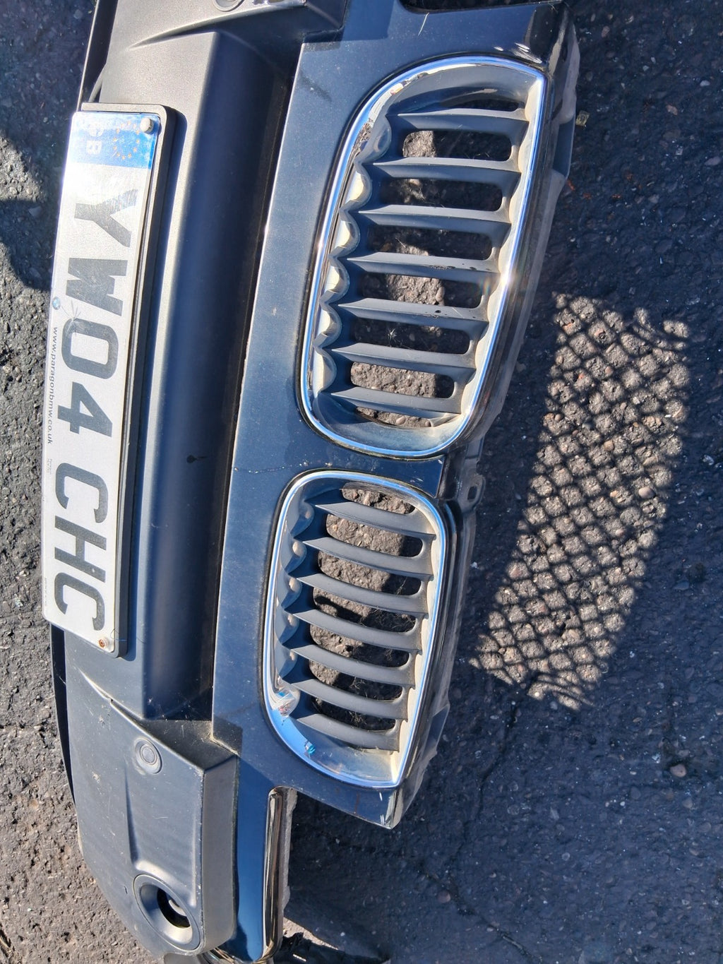 2004 BMW X3 E83 COMPLETE FRONT BUMPER WITH FOG LIGHTS GRILLE KIDNEY GRILLE BLACK