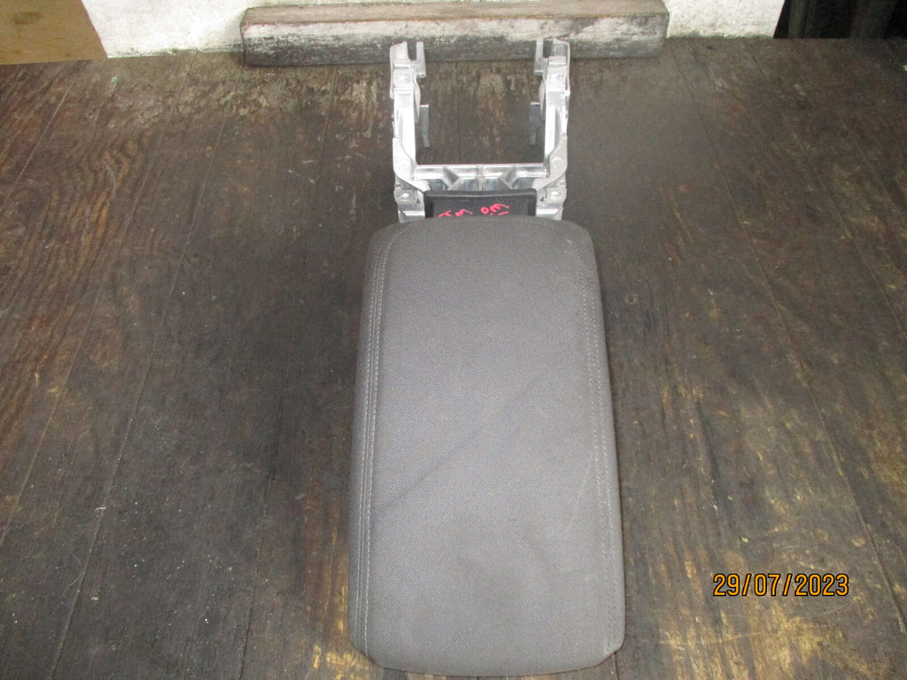 AUDI A3 2013 CENTER CONSOLE ARM REST IN BLACK