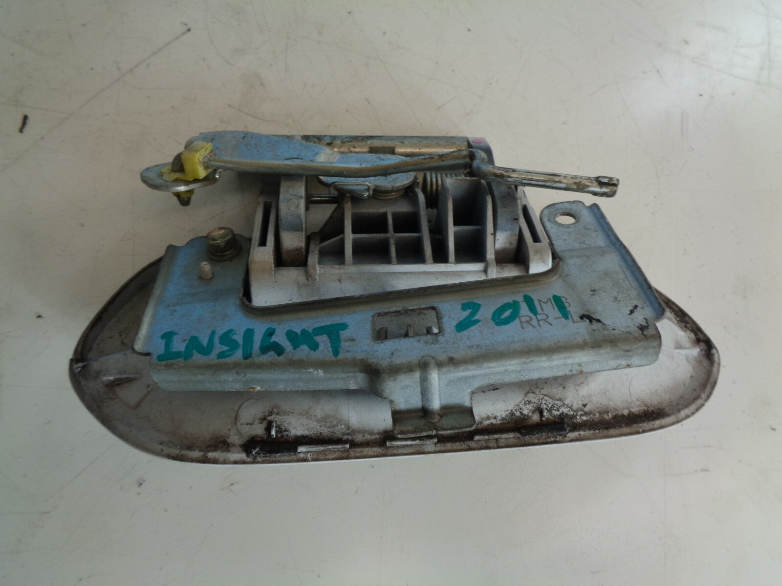 HONDA INSIGHT 2011 NSR PASSENGER SIDE REAR DOOR EXTERIOR HANDLE WHITE