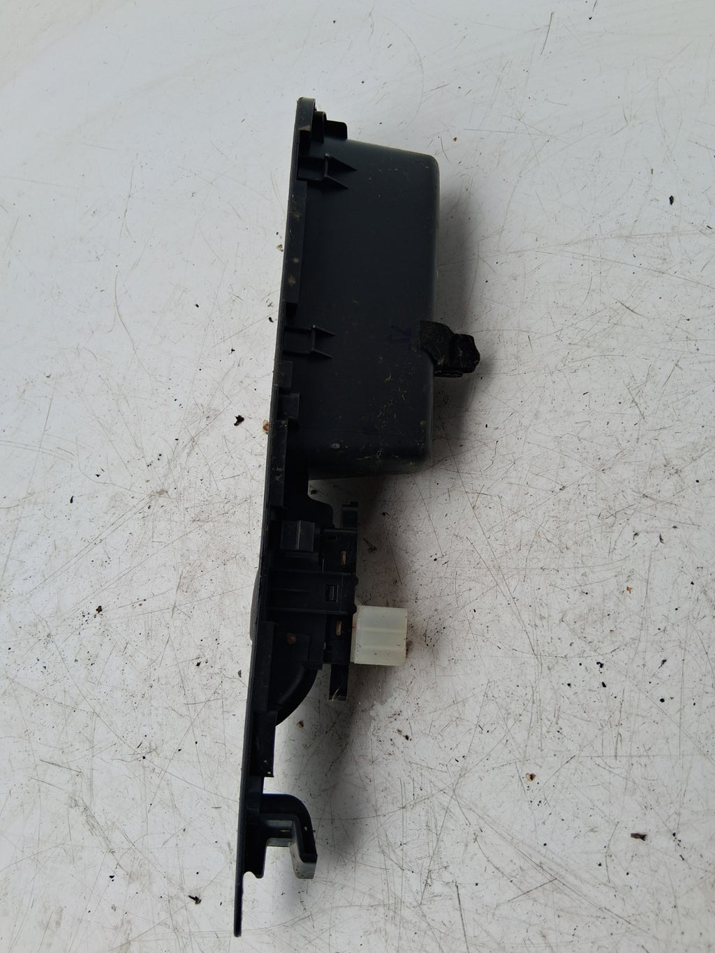 NISSAN QASHQAI 2014 OSR OFF RIGHT DRIVER REAR WINDOW CONTROL SWITCH 829604EA0AX