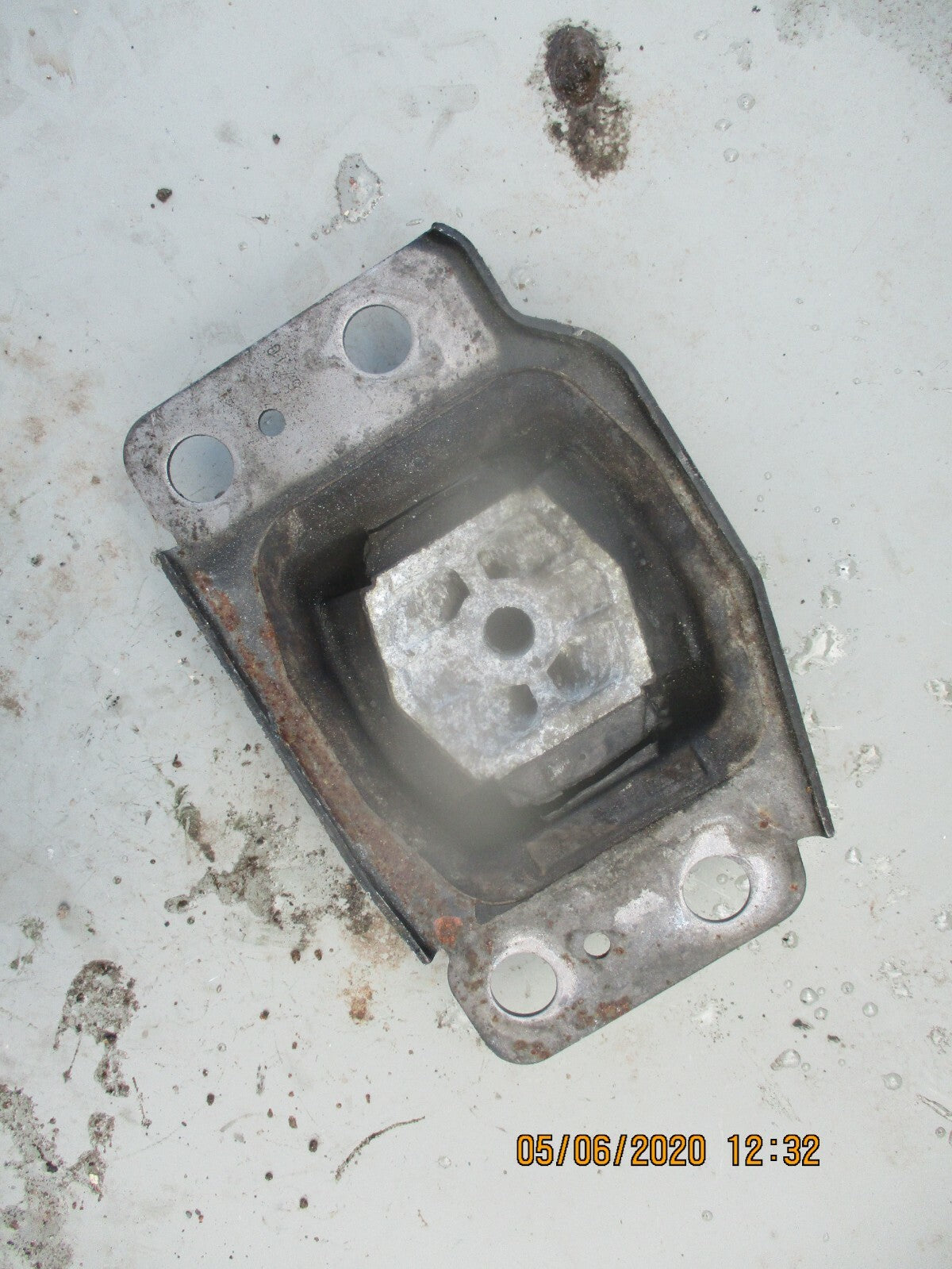 FORD MONDEO MK4 1.8 2.0 GEARBOX ENGINE MOUNT BRACKET 6G917M121BC