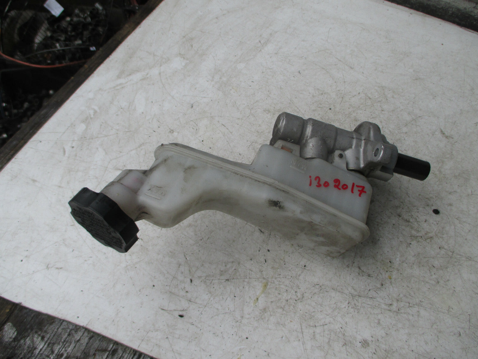 HYUNDAI I30 2014 MK2 BRAKE MASTER CYLINDER RESERVOIR BOTTLE TANK ASSEMBLY UNIT