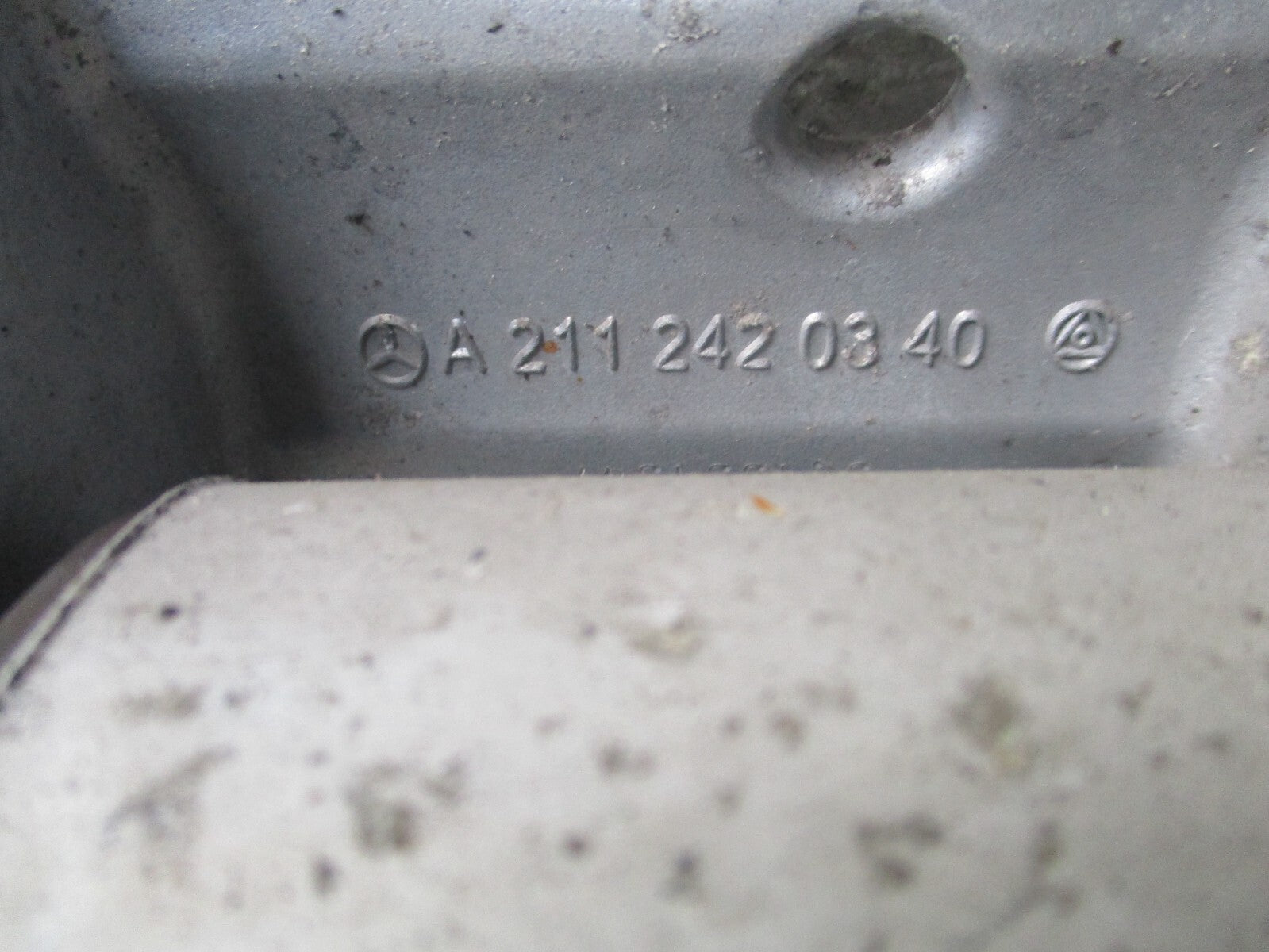 2014 MERCEDES-BENZ C-CLASS GEARBOX MOUNT BRACKET A2112420340