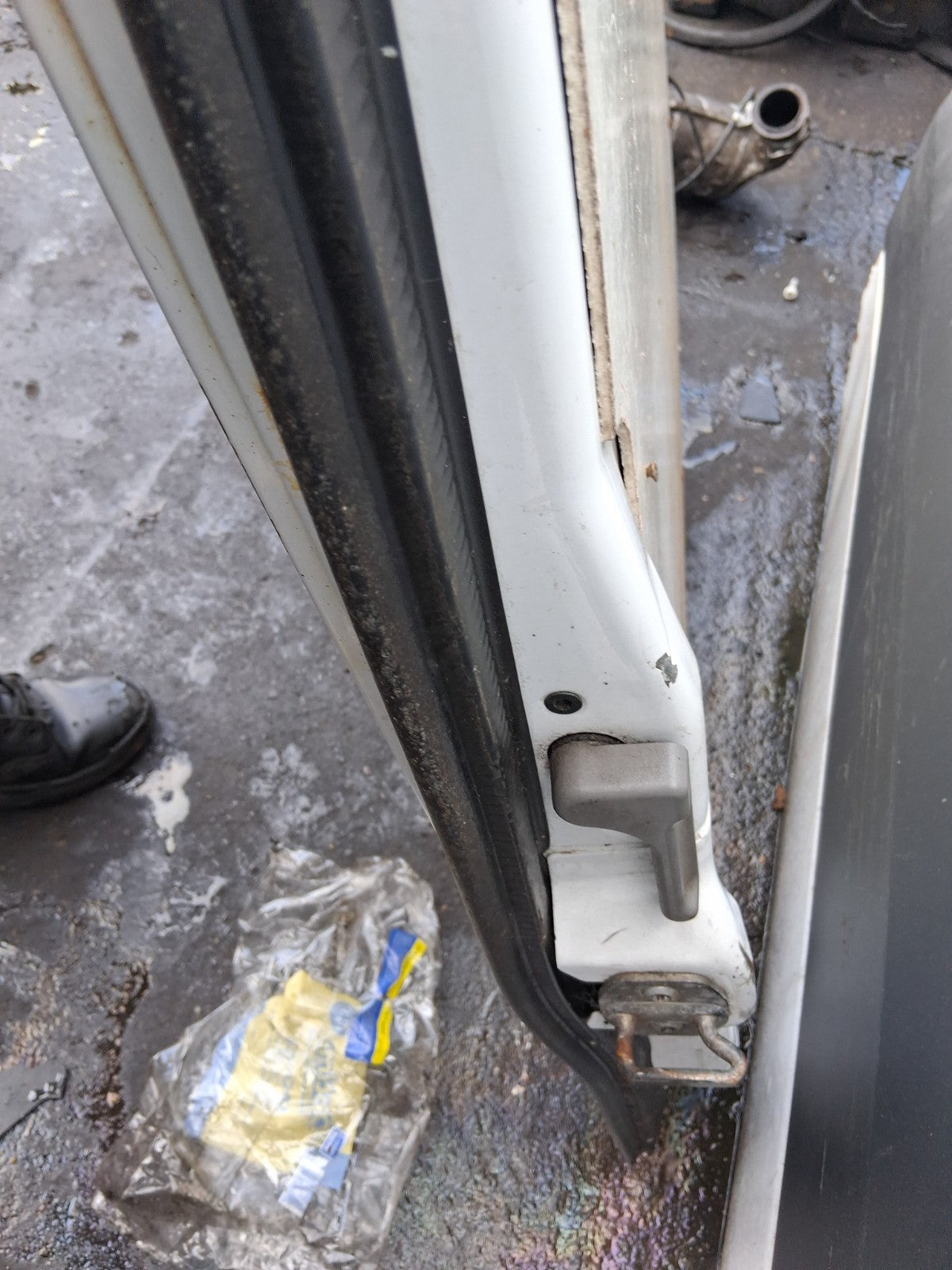 2016 MERCEDES SPRINTER W906 NSR PASSENGER SIDE REAR LEFT COMPLETE DOOR WHITE