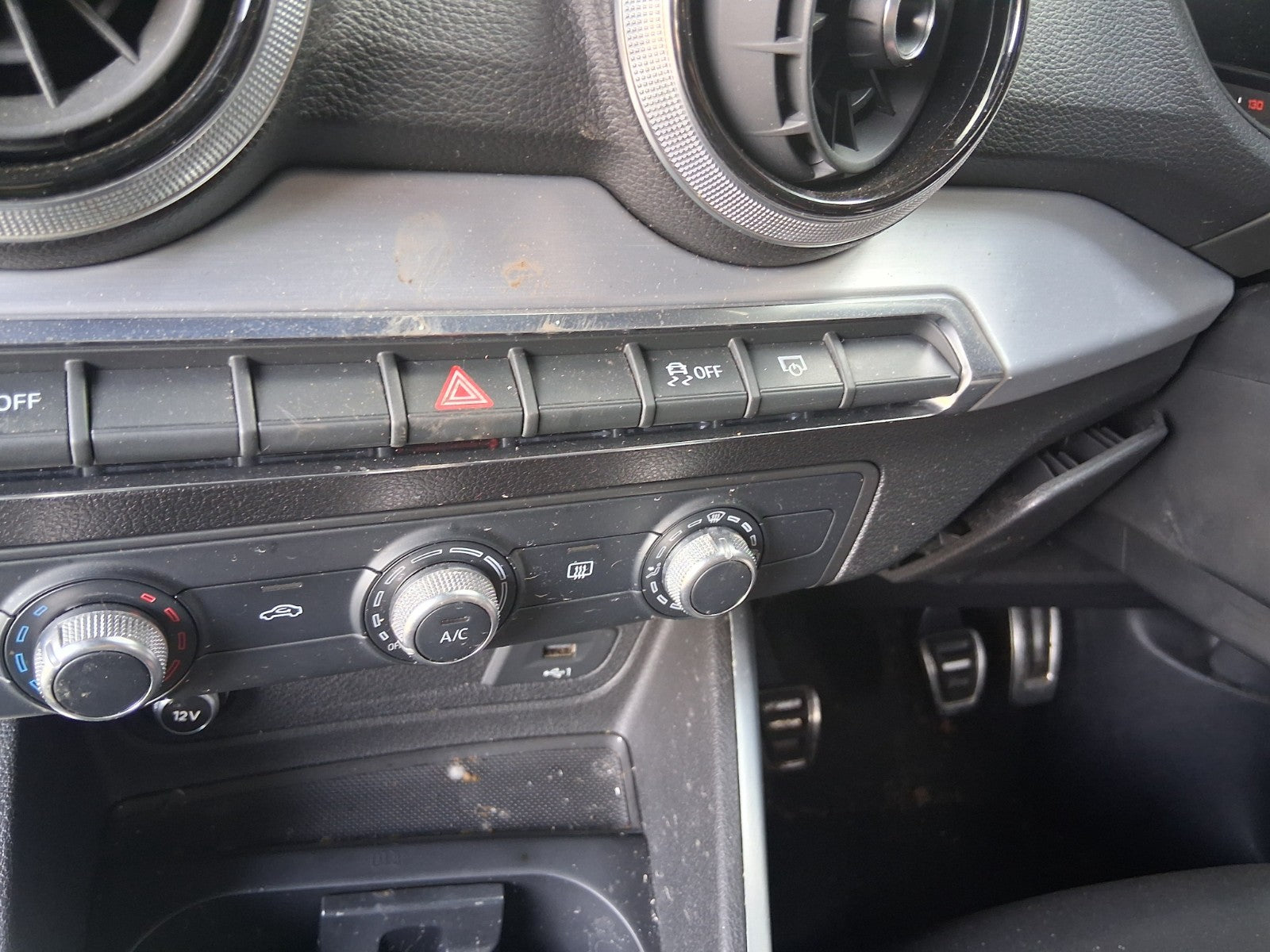 2021 AUDI Q2 MK1 FACELIFT FRONT DASHBOARD HAZARD CONTROL SWITCH PANEL