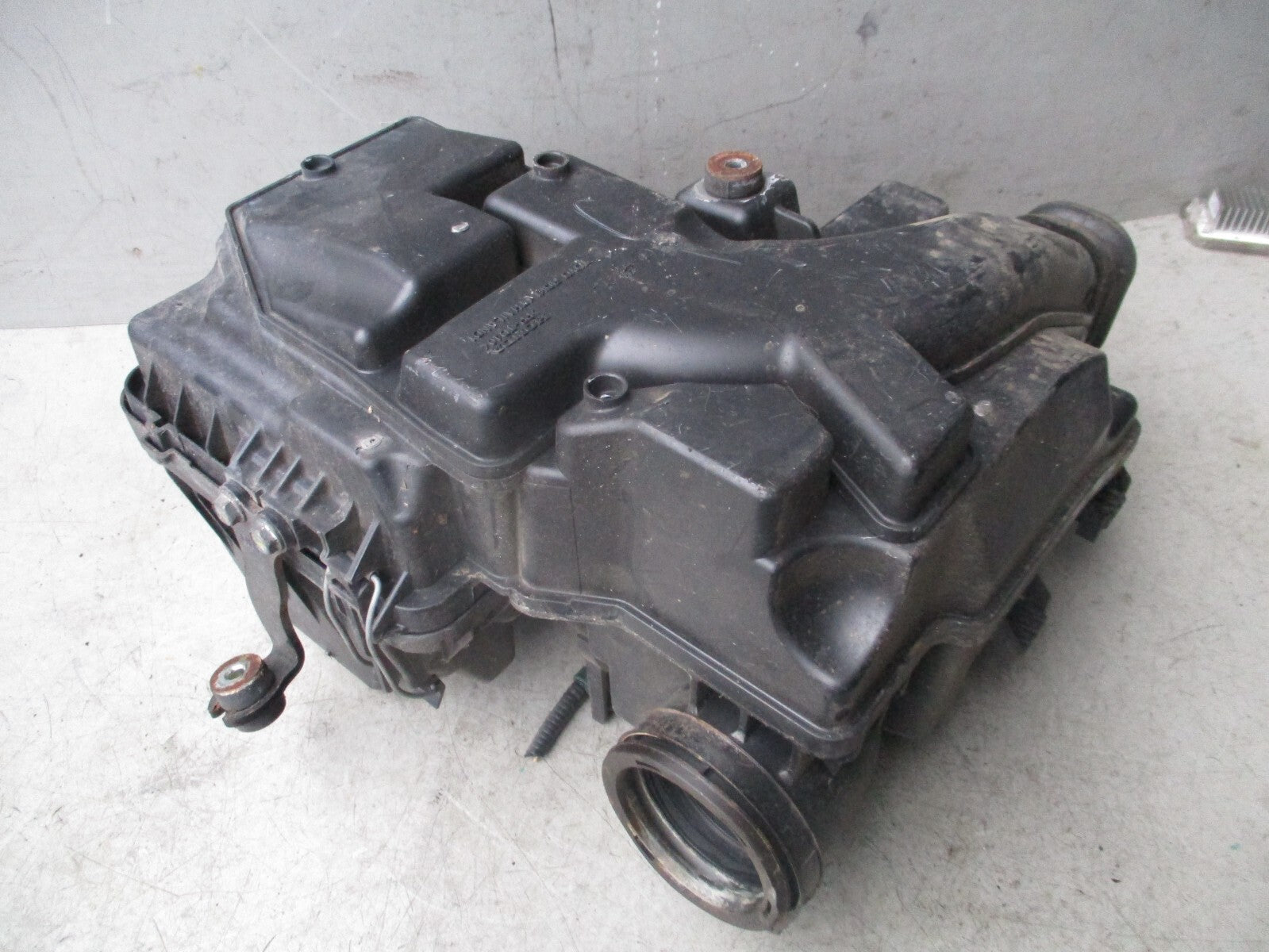 2012 HONDA JAZZ MK3 1.2 PETROL AIR FILTER HOUSING