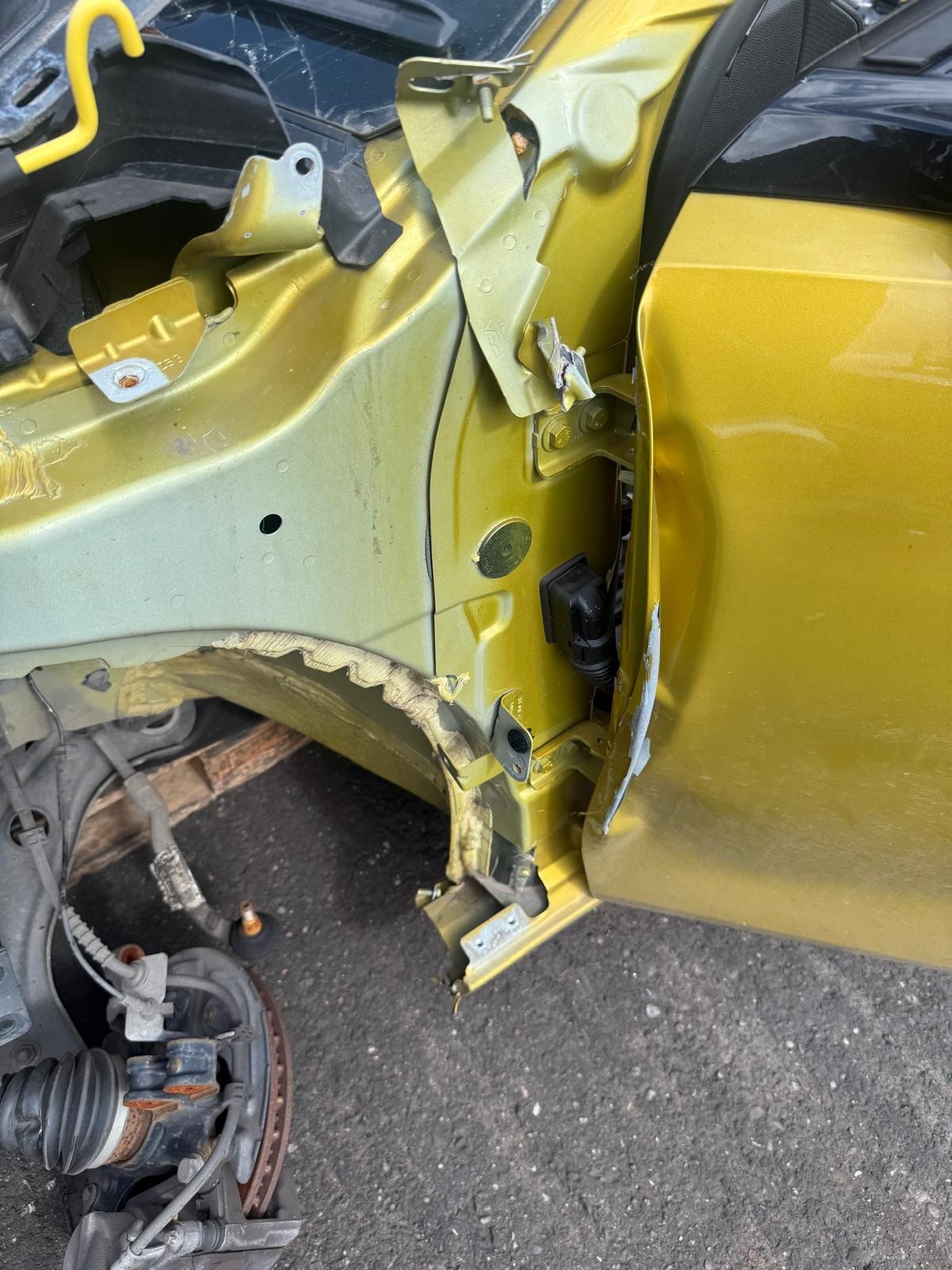 2023 VAUXHALL ASTRA L MK8 PASSENGER FRONT QUARTER CHASSIS LEG CUT YELLOW  ERV