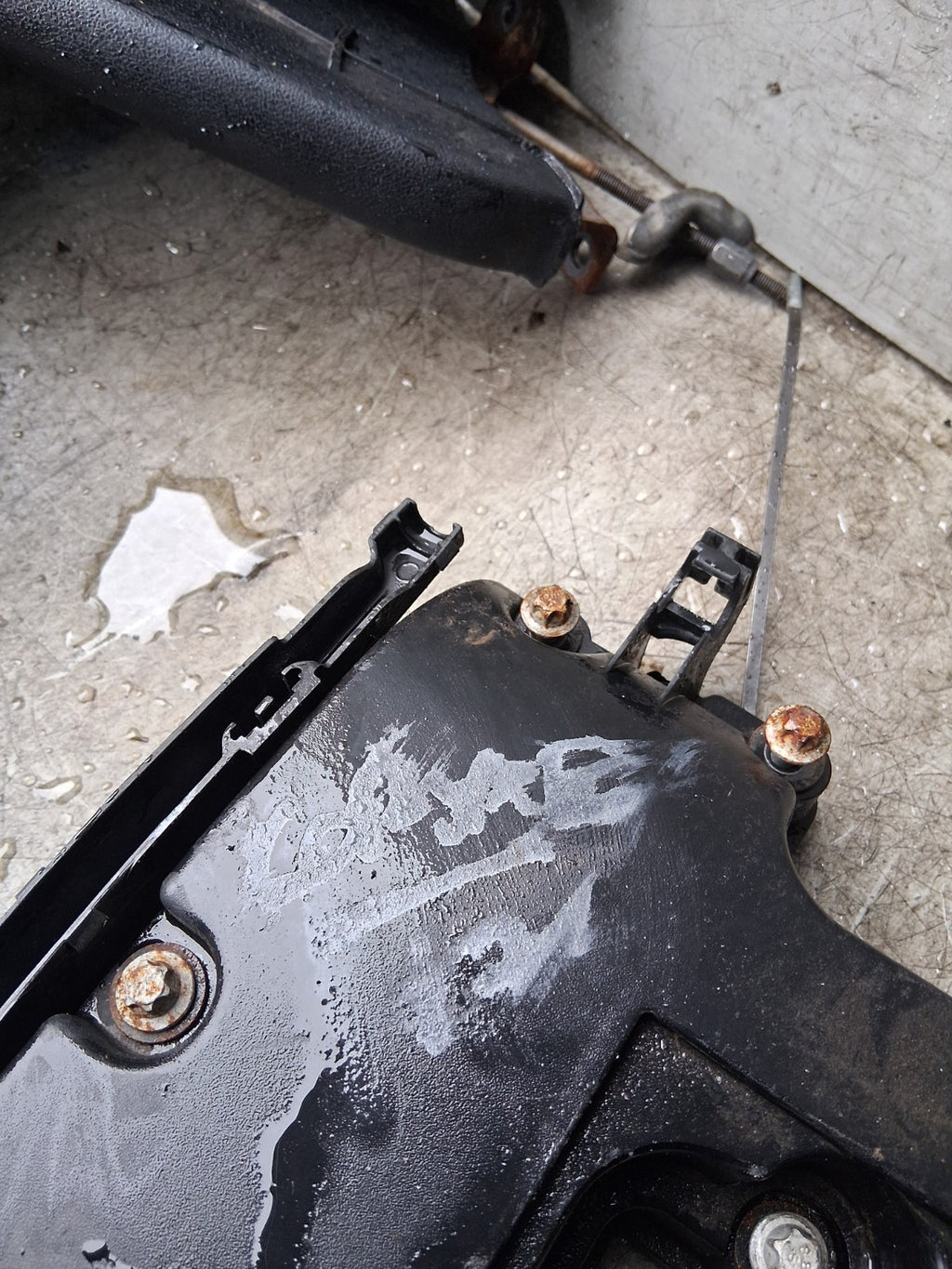 2017 VAUXHALL CORSA E  ROCKER COVER 25198874