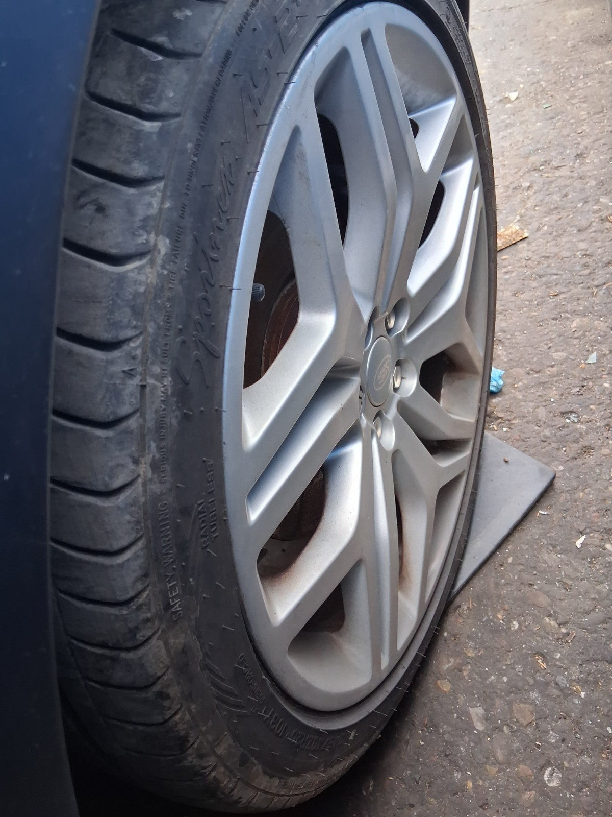 2016 RANGE ROVER EVOQUE L538 20 INCH ALLOY WHEEL WITH TYRE 245/45ZR20 REF 3