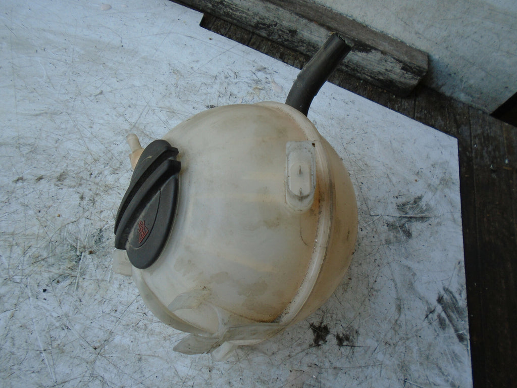 VW VOLKSWAGEN SCIROCCO 2015 COOLANT EXPANSION OVERFLOW TANK 1K012407A