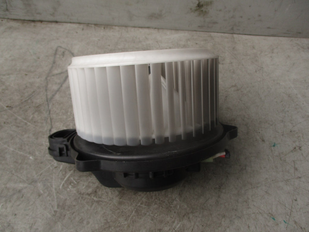 2018 KIA STONIC 1.0 PETROL AC AIR CON HEATER BLOWER MOTOR FAN F00S3B2571