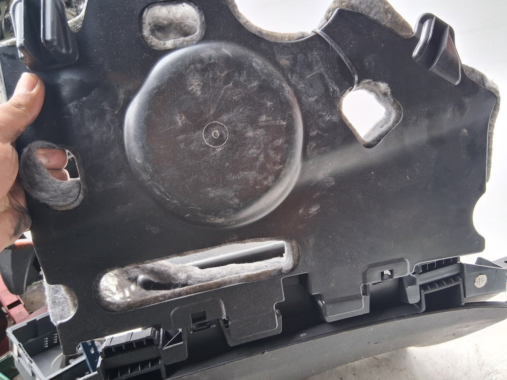 2013 VAUXHALL ASTRA J FRONT STORAGE COMPARTMENT GLOVEBOX 13373797