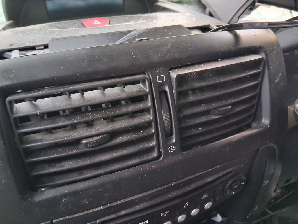 2016 CITROEN DISPATCH MK2 FRONT DASHBOARD CENTRE BOTH AIR VENTS