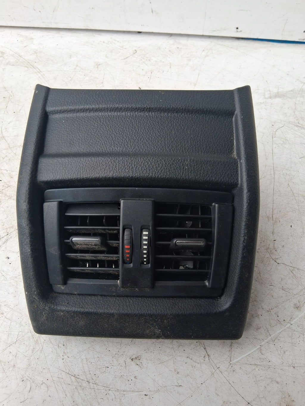 2014 BMW 3 SERIES F31 ESTATE CENTRE CONSOLE REAR AIR VENT 9207330