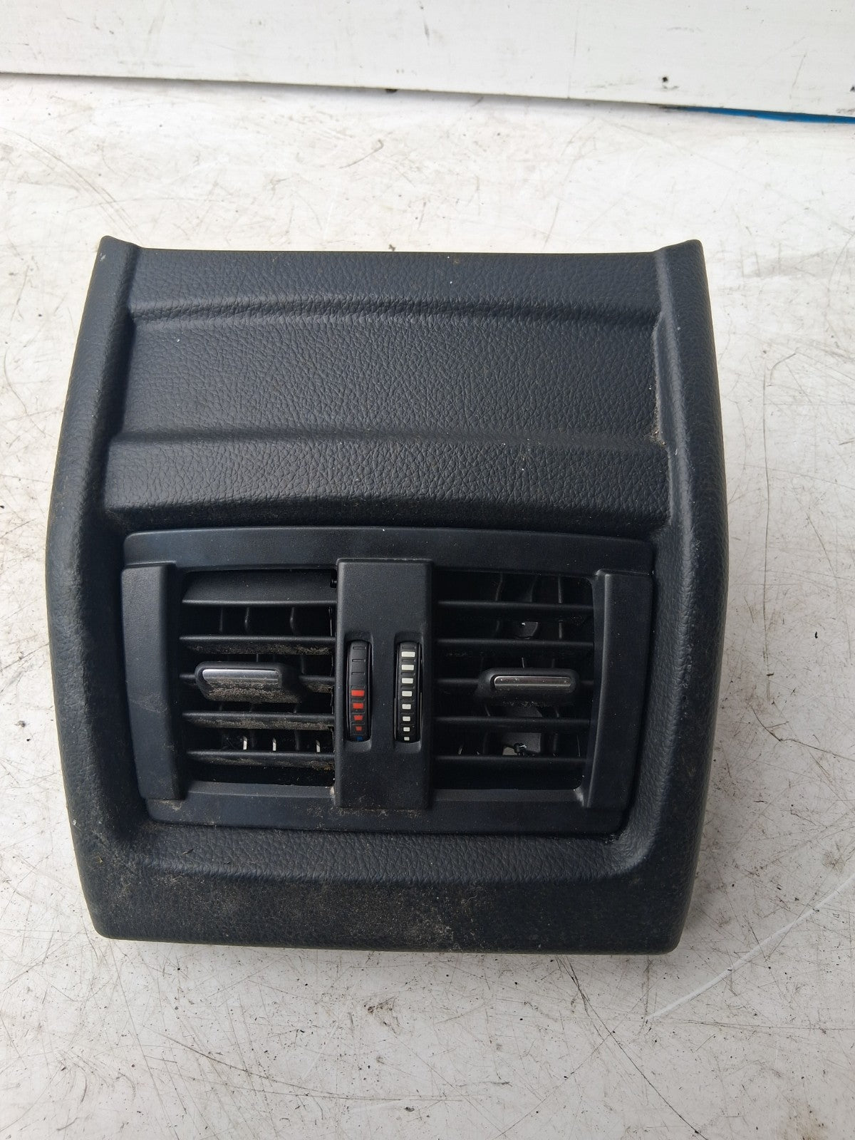 2014 BMW 3 SERIES F31 ESTATE CENTRE CONSOLE REAR AIR VENT 9207330