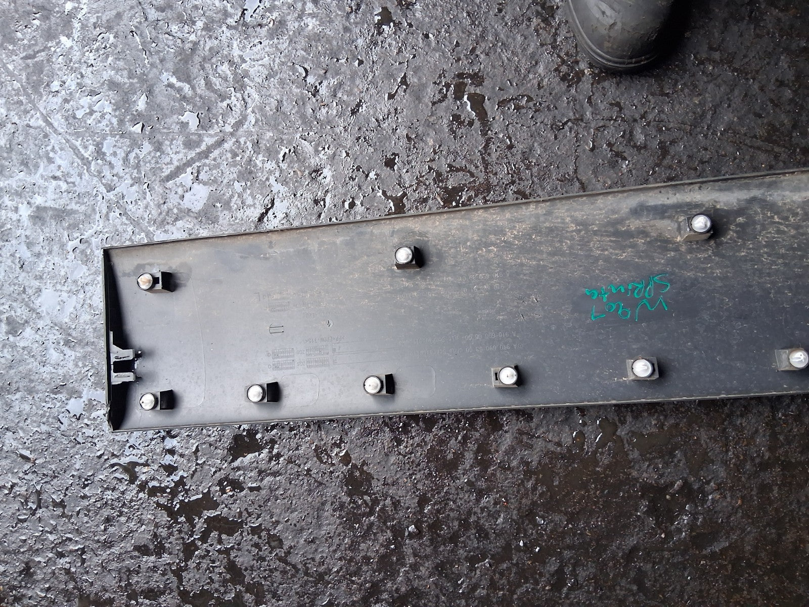 2023 MERCEDES SPRINTER W907 NS PASSENGER SIDE MOULDING COVER TRIM A9106905300