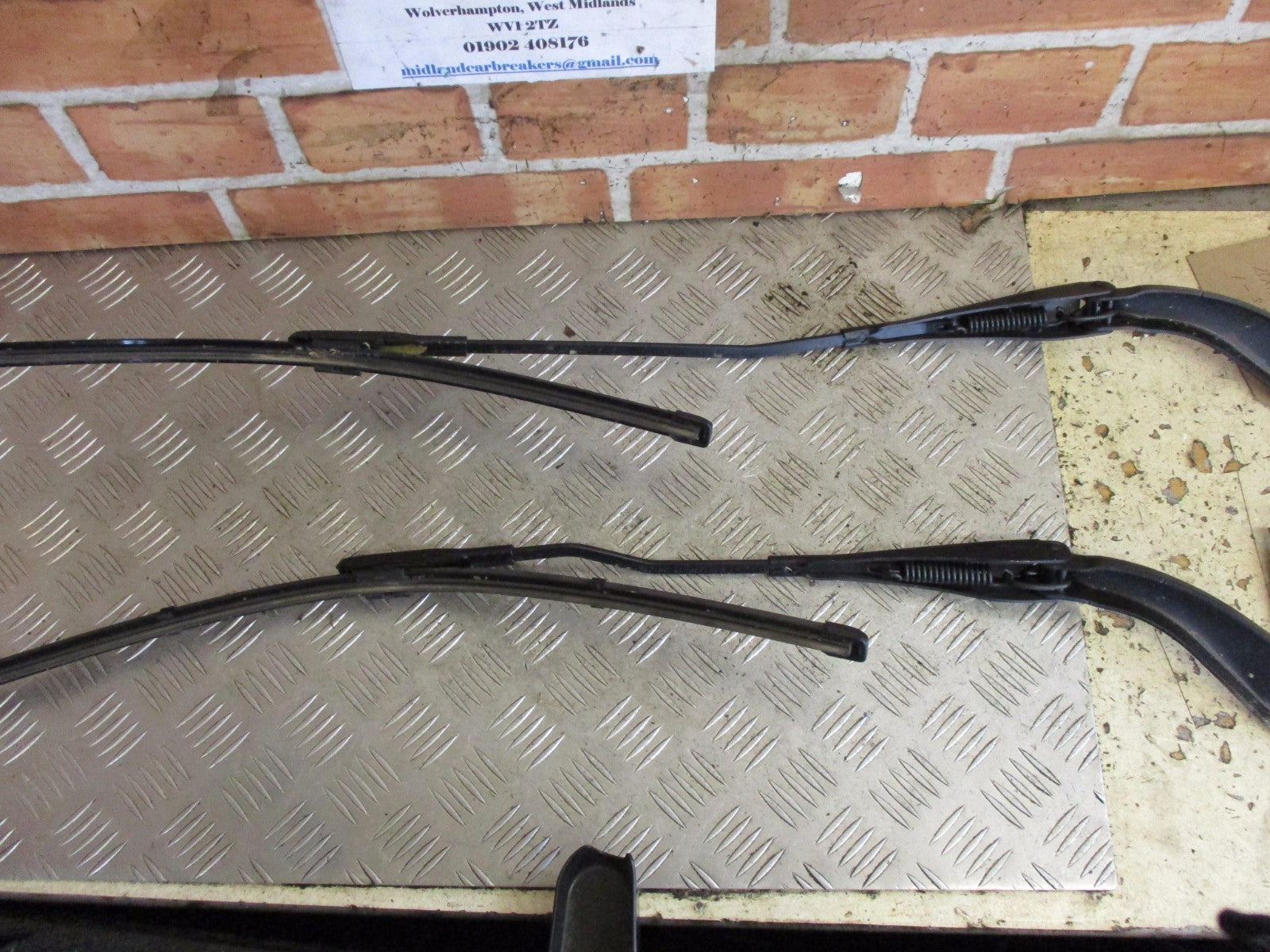 BMW 1 SERIES 116D 2016 F20 FRONT WIPER ARM SET 7239521/7239522
