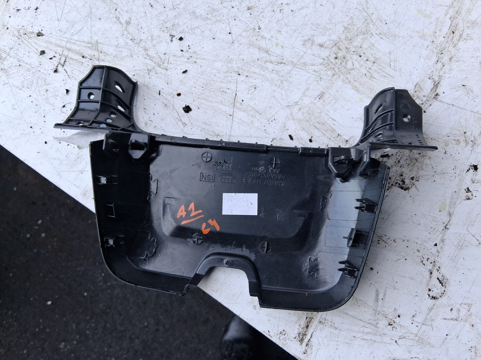 2024 AUDI A1 S LINE MK2 REAR VIEW MIRROR TRIM COVER 82A857519