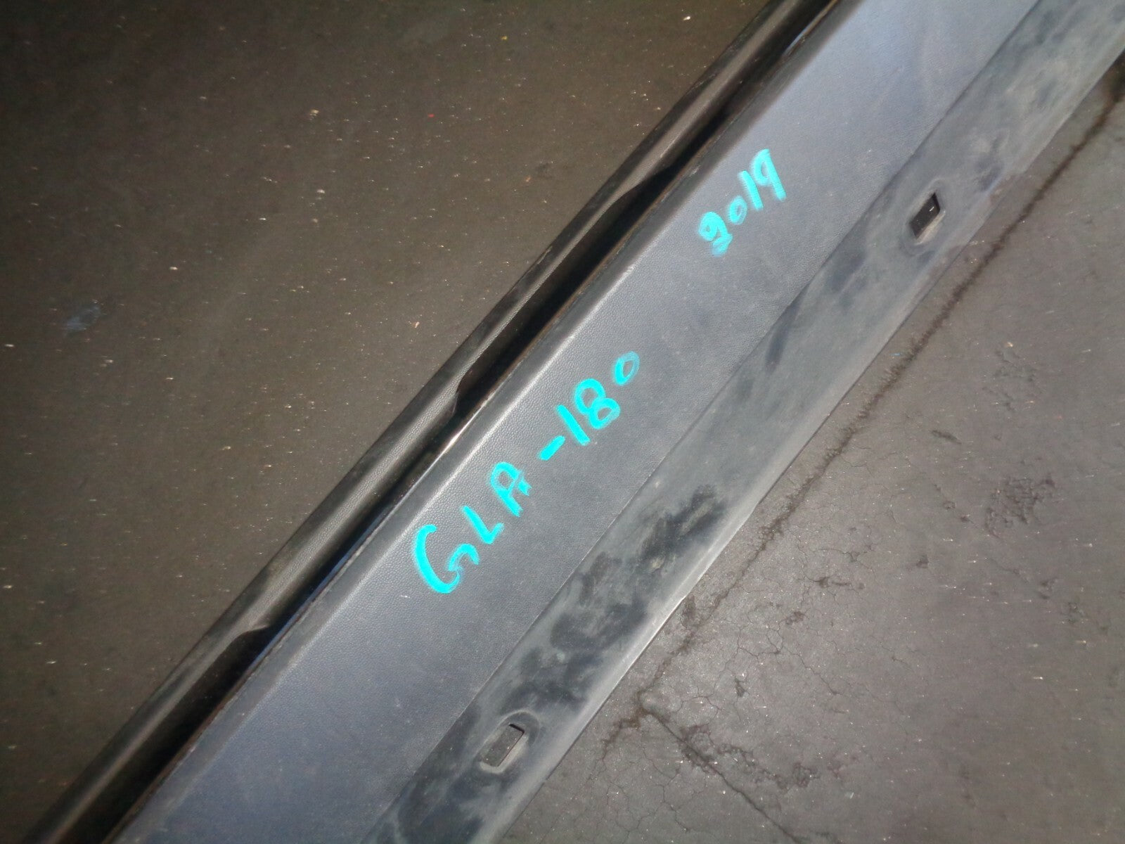 MERCEDES GLA X156 2014 OS DRIVER SIDE SIDE SKIRT PLASTIC BLACK A1566980854