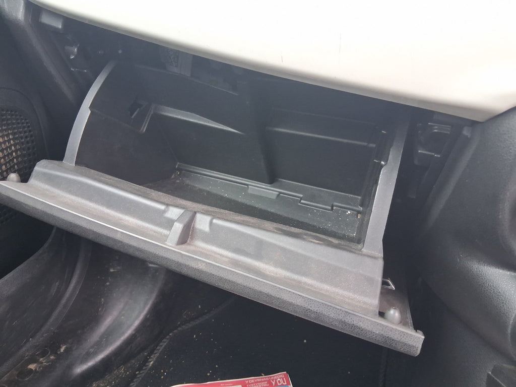 2019 FIAT 500L HATCH NS PASSENGER SIDE STORAGE COMPARTMENT GLOVE BOX