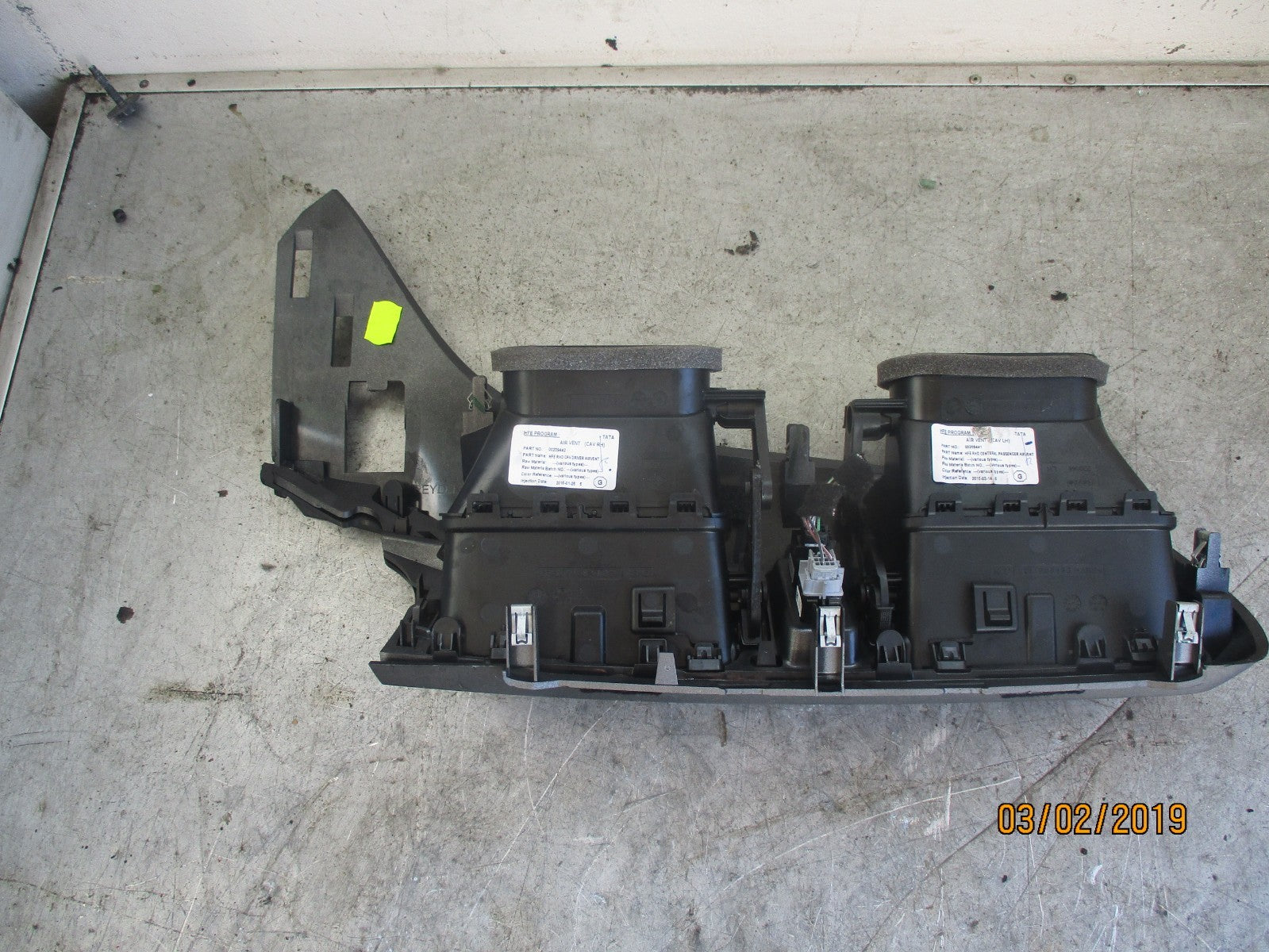 RENAULT KADJAR 2016 CENTRE DASHBOARD AIR VENTS 00209442 00209441 00189113 01
