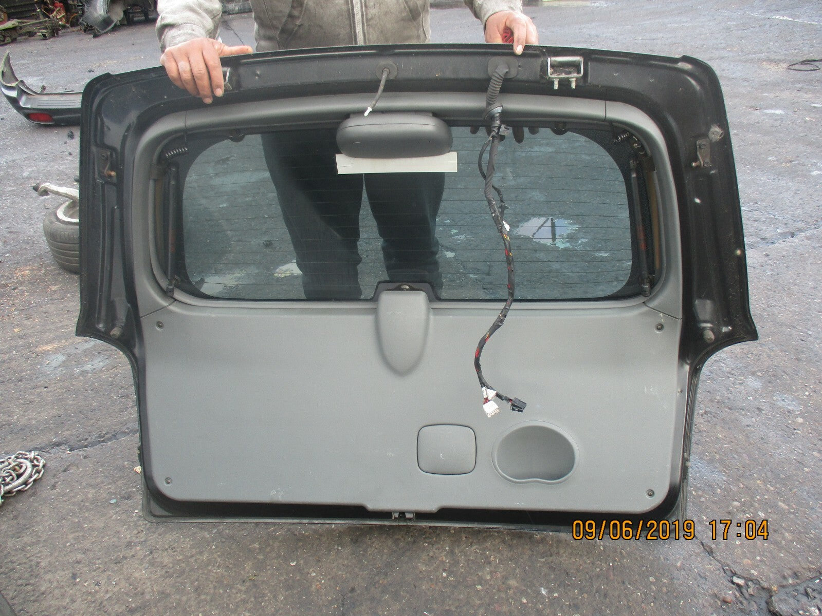 HYUNDAI SANTA FE MK1 REAR BOOTLID HATCHBACK TAILGATE BLACK
