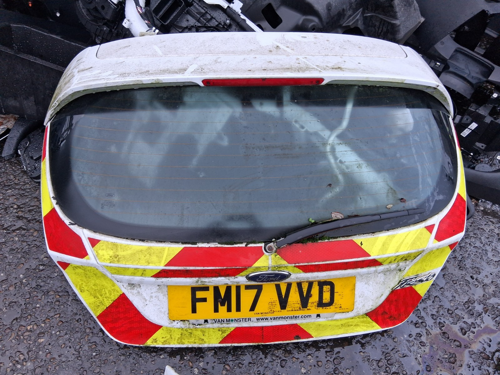 2017 FORD FIESTA 3 DOOR MK7 COMPLETE BOOTLID TAILGATE WHITE