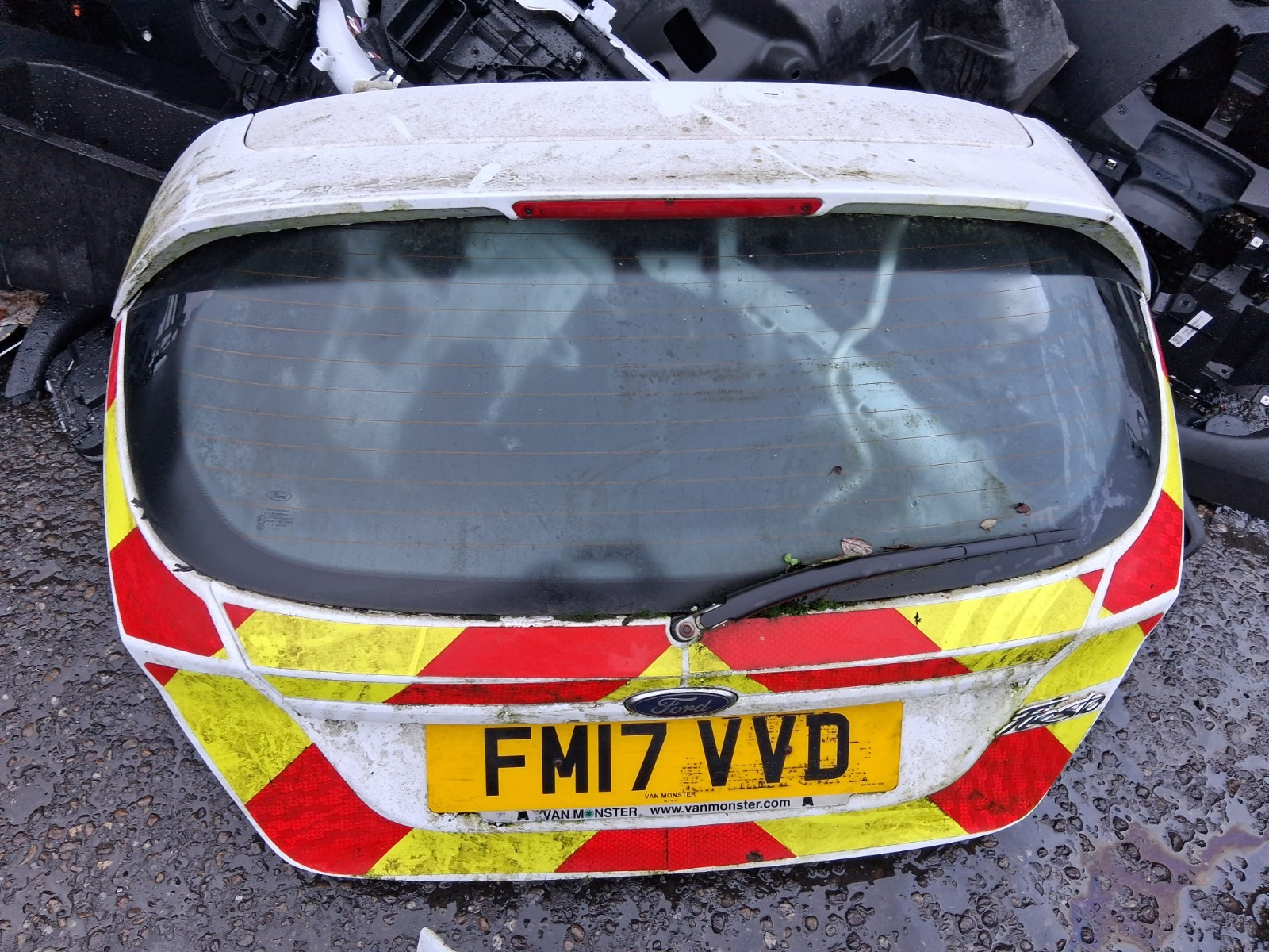 2017 FORD FIESTA 3 DOOR MK7 COMPLETE BOOTLID TAILGATE WHITE