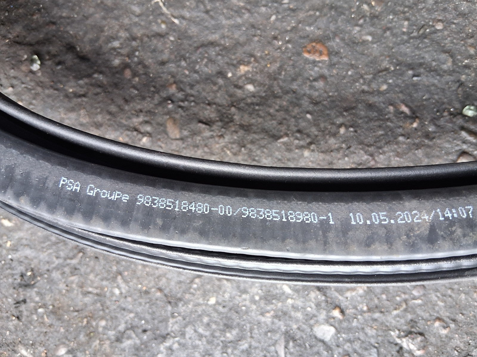 2024 VAUXHALL ASTRA L ESTATE OSR DRIVER SIDE REAR RIGHT DOOR RUBBER 9838518980