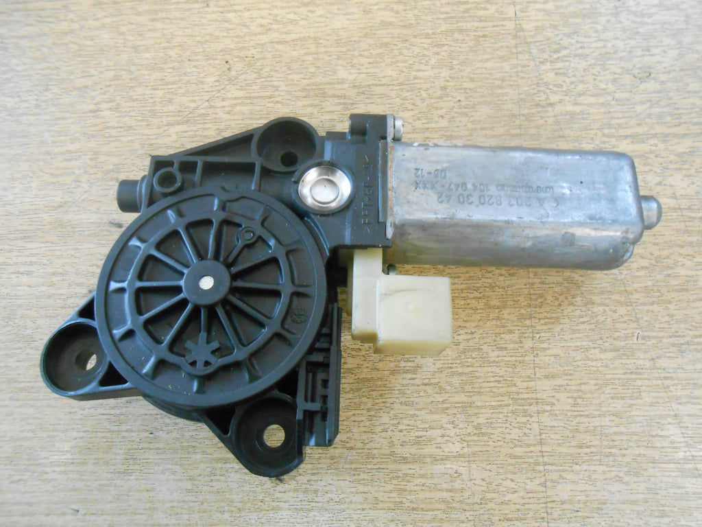 MERCEDES C CLASS W203 2003 OSR DRIVER SIDE REAR WINDOW MOTOR A2037301046