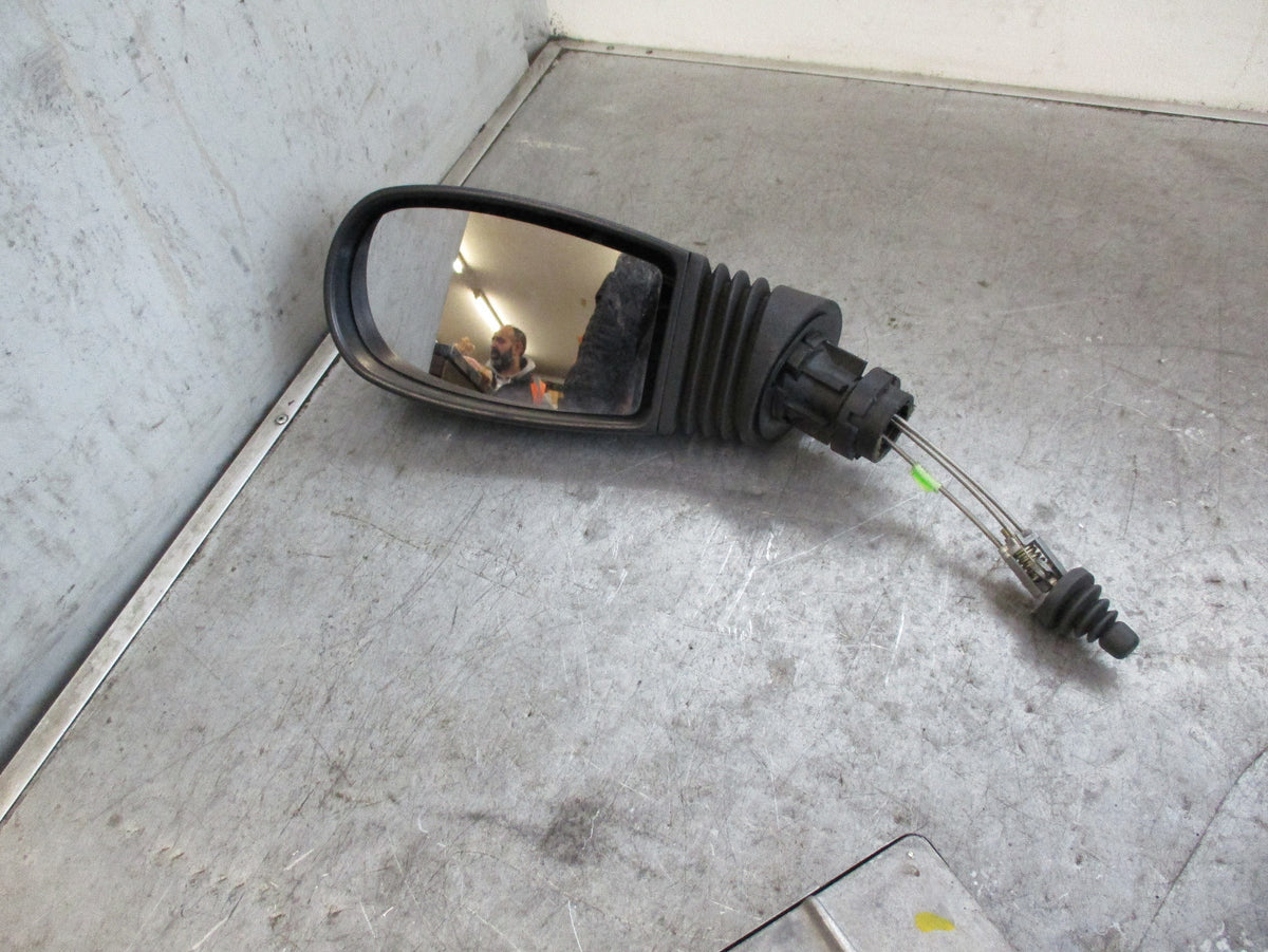 FIAT PUNTO NS PASSENGER SIDE MANUAL WING MIRROR E11026289