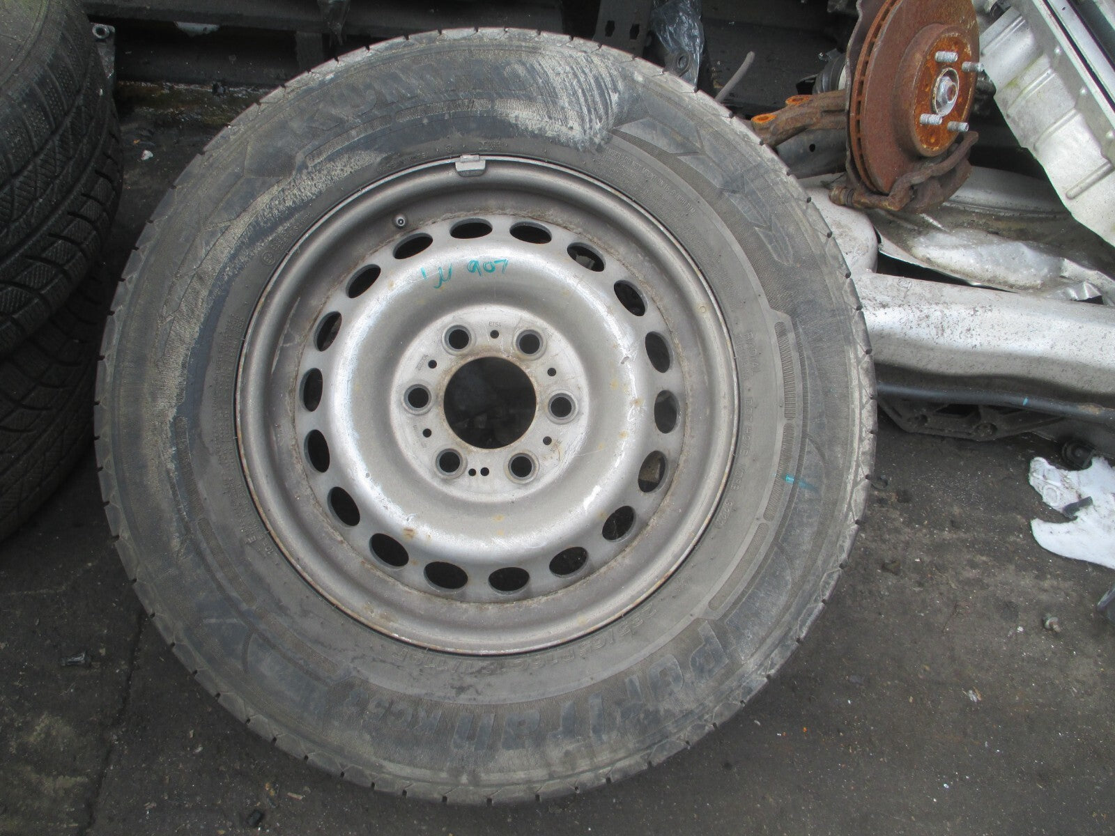 MERCEDES BENZ SPRINTER W907 2021 STEEL WHEEL WITH TYRE 235/65R16 C